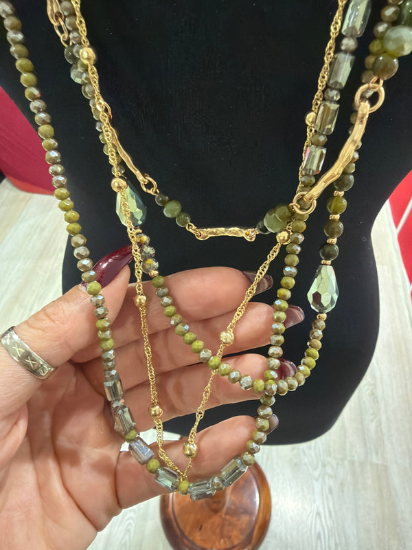 Collana quattro fili verde militare