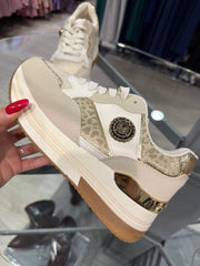 Sneaker n 36