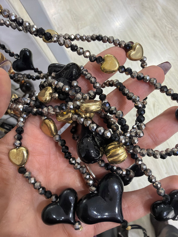 Collana pietre e cuori neri