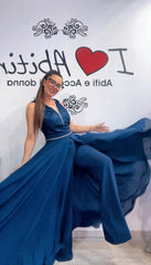 Tuta bezz blu con gonna rimovibile video