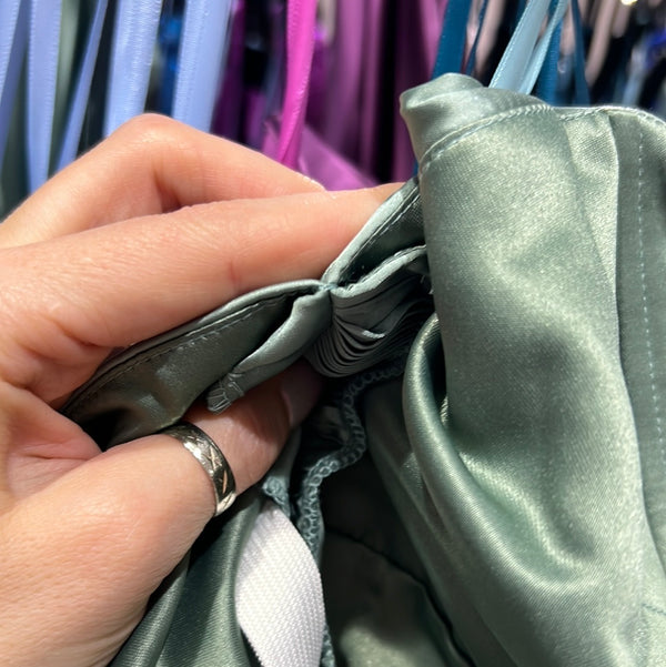 Abito Valeria verde salvia