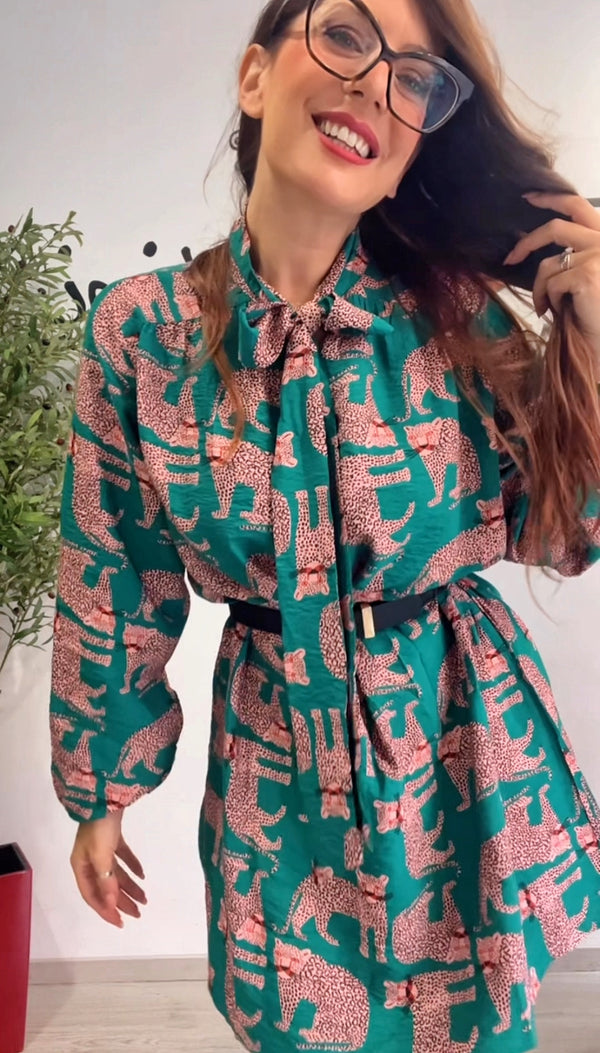 Abito fantastica fondo verde