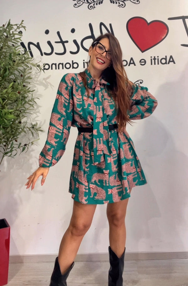 Abito fantastica fondo verde