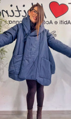 Piumino over con cappuccio