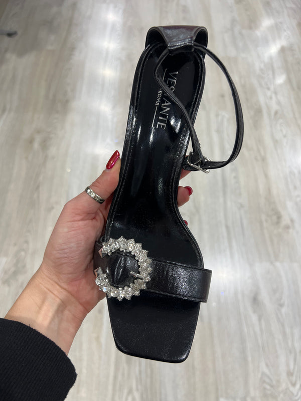 Sandalo fibbia strass