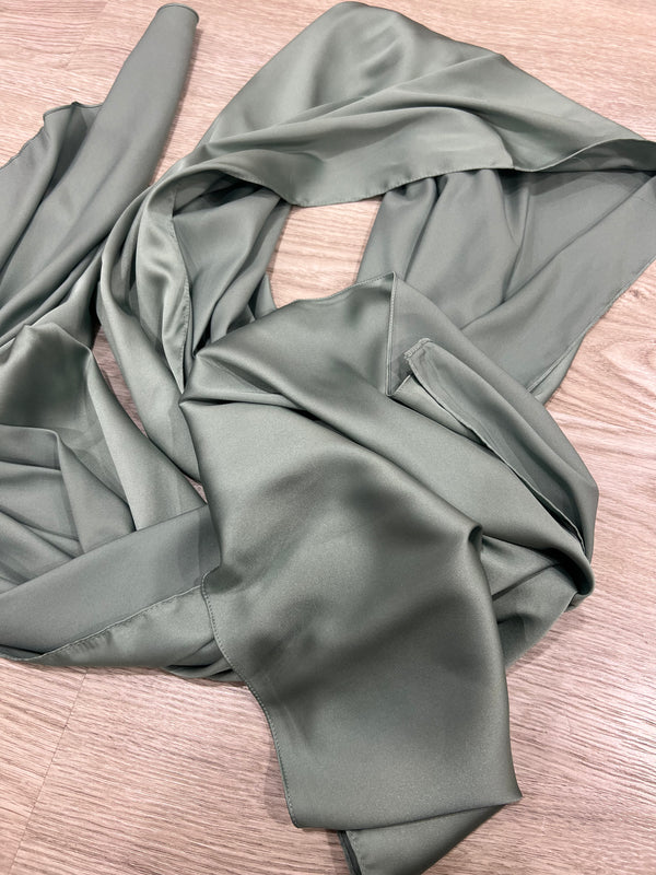 Stola verde salvia raso